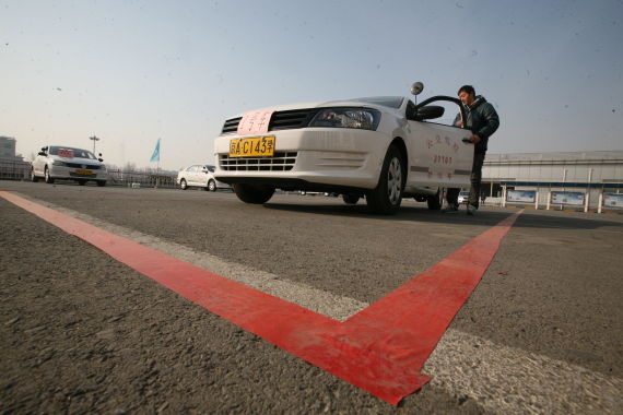 安全驾驶技术微分享 尽在北京公交驾校