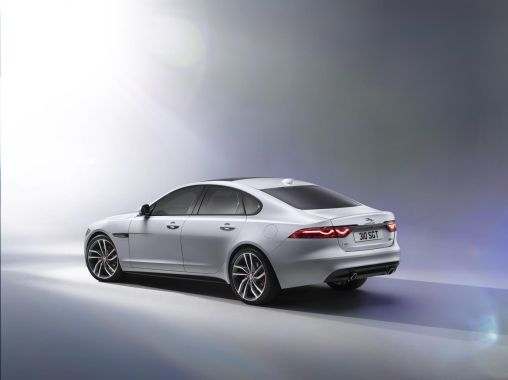 Jaguar XF 02