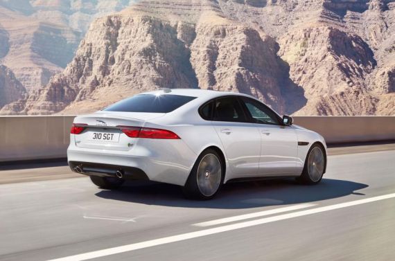 Jaguar XF 08