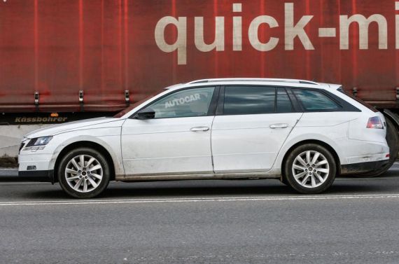 Skoda Superb estate spy 03