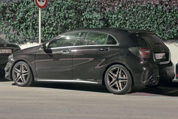 Mercedes-Benz A45 AMG facelift spy 03