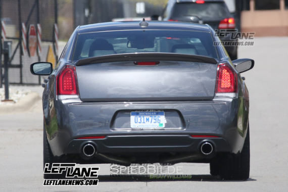 Chrysler 300 SRT spy 07