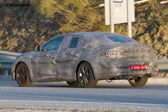 Renault Laguna Spy 04