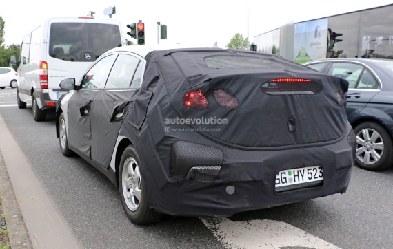 Hyundai Prius Spy 03