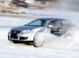 ���˱�ѩ����һ���������ڽγ�