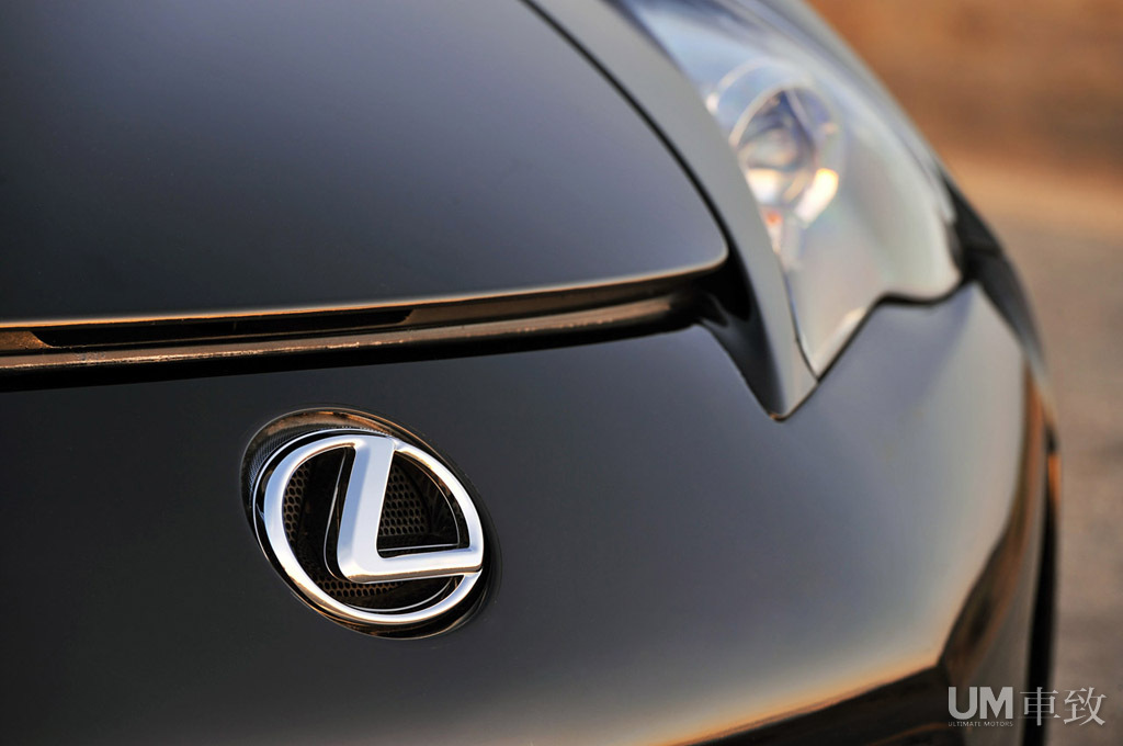试驾2012雷克萨斯LFA