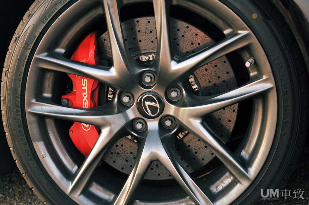 试驾2012雷克萨斯LFA