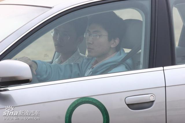 �µ���ɫ��ʻ-ݼӢѵ��Ӫ