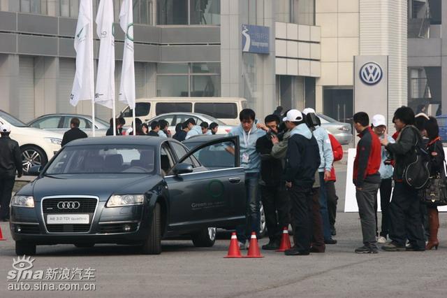 �µ���ɫ��ʻ-ݼӢѵ��Ӫ