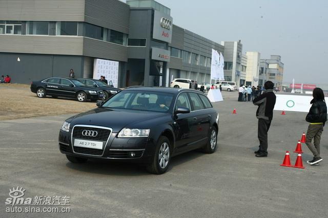 �µ���ɫ��ʻ-ݼӢѵ��Ӫ