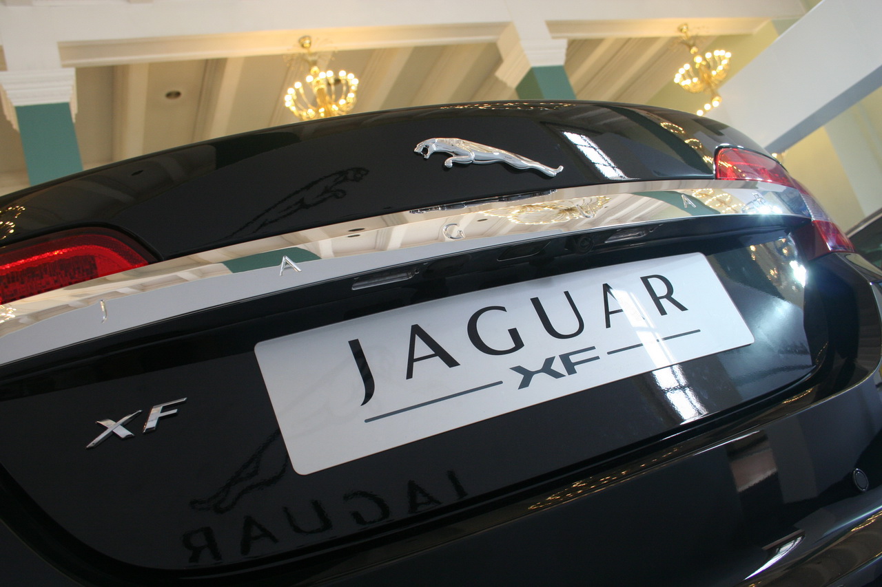 ݱJAGUAR XF