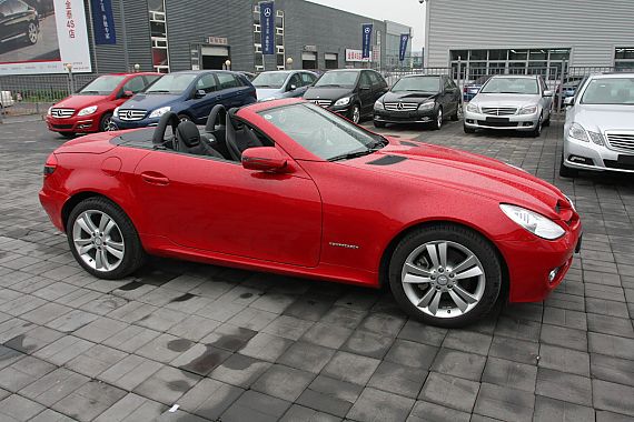 奔驰SLK200style降价9.5万元 有现车