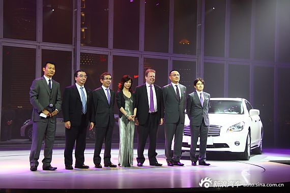 全新英菲尼迪M長軸版上市現(xiàn)場 全新英菲尼迪M長軸版上市現(xiàn)場