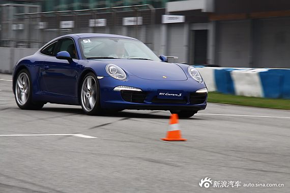 2012911 carrera S