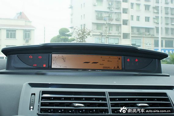 2012款世嘉三廂 2012款世嘉三廂