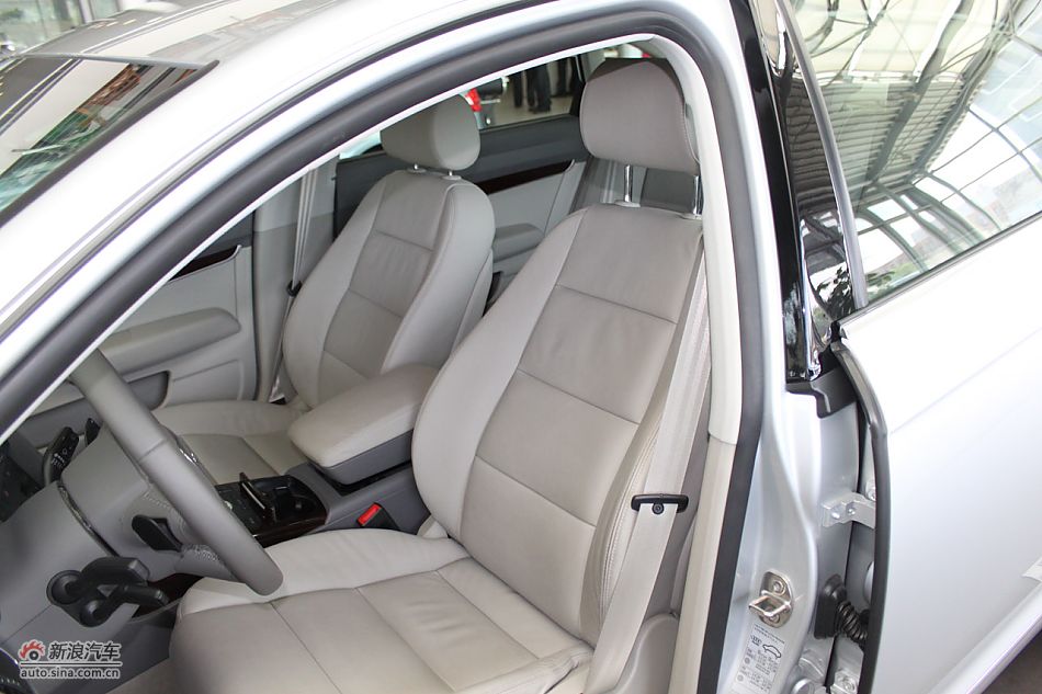 2010��W��A6L 2.4���m��