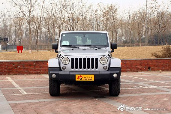 龙版牧马人全新到店  目前定金一万元