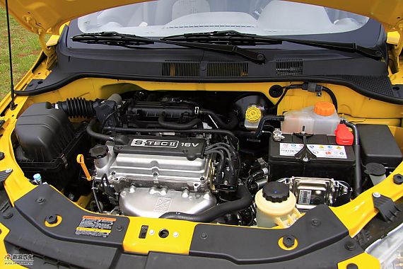 新賽歐兩廂發(fā)動(dòng)機(jī)實(shí)拍圖 新賽歐兩廂發(fā)動(dòng)機(jī)實(shí)拍圖