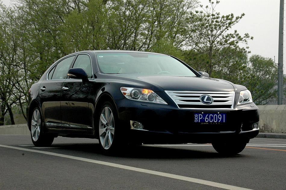 LEXUSLS600hl