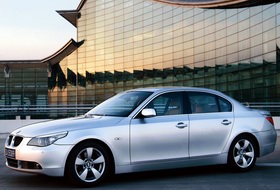 BMW520i