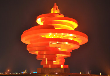 五四广场夜景雕塑