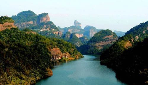 中国丹霞入选世界遗产名录 广东丹霞山榜上有