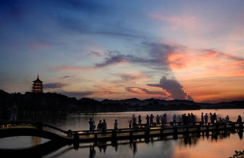 [转载]【原创】读诗人西山老王《看画随想》题照