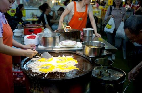 Taiwan famous snacks oyster omelet