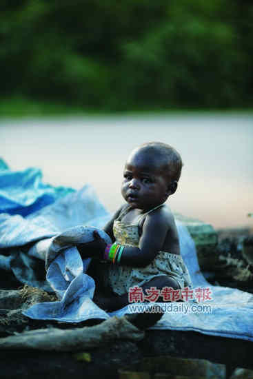 拥抱非洲:贫苦岁月里的那些清澈眼眸(组图)(2)