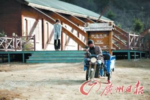 高海拔之恋:山顶帐篷里的浪漫(组图)