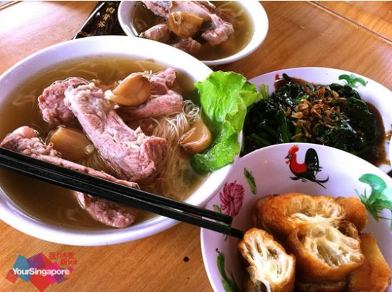 狮城美食深度游:总统元首青睐的肉骨茶_新浪旅游_新浪网