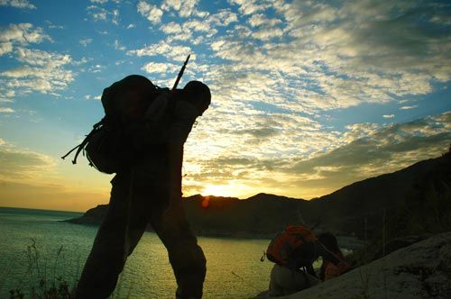 Choose a good day, climb the balcony sea