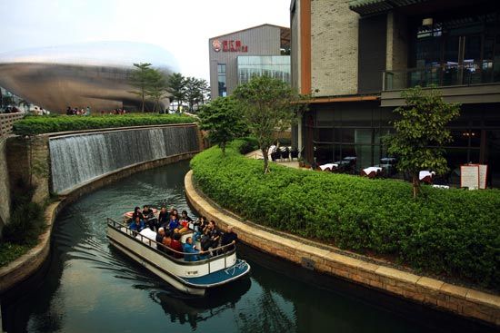 竟然是个洗衣房,就是洲际酒店的前身深圳湾大酒店建于1980年代的简