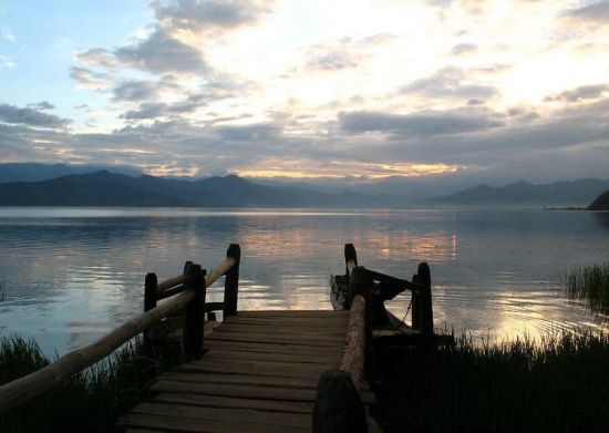 神秘美丽的泸沽湖 最佳旅游线路