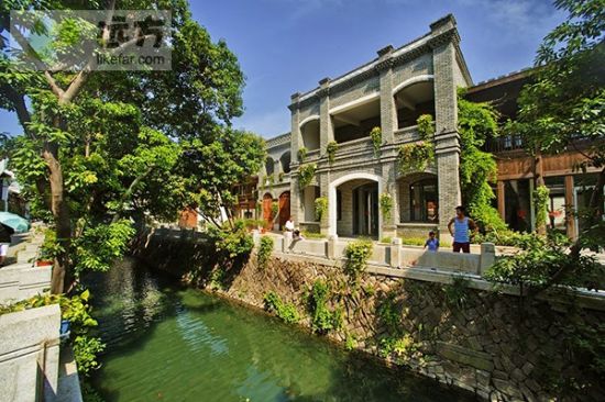 房前屋后缓缓流动的安泰河