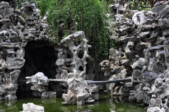 久居中山陵8号原主人回居看望工作人员：让出去