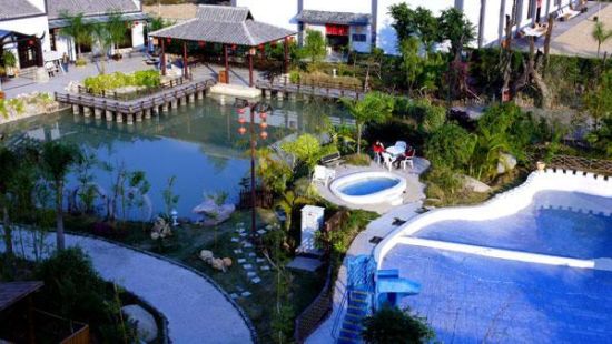 陆川温泉九龙山庄治百病的福泉