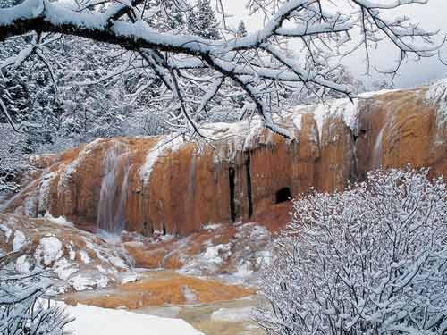 浑然天成牟尼沟 冰封里的春天