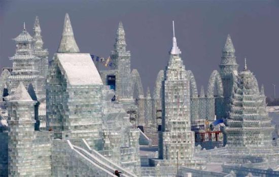 哈尔滨冰雪大世界 宏伟城堡亮相