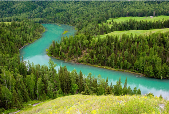 组图:行走新疆 水怪频繁出没的喀纳斯湖(2)