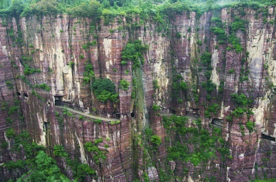 中国最危险村庄 坐落悬崖边让人望而生畏