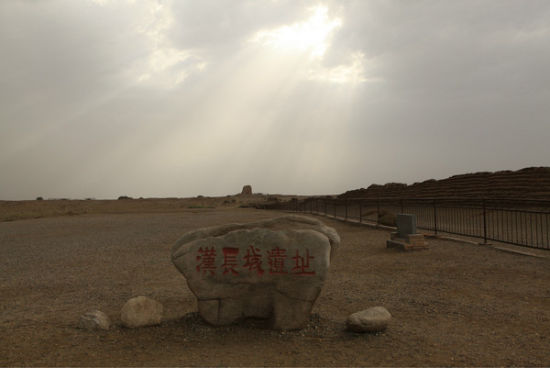 敦煌：河西走廊美丽的丝绸之路