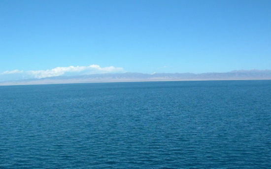 青海湖：碧海蓝天，梦幻般的湖