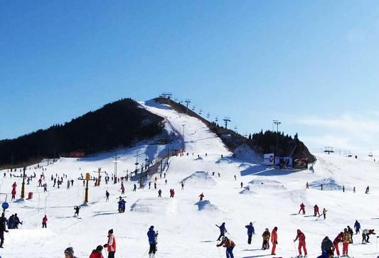 净月潭滑雪场面向游客全面开放