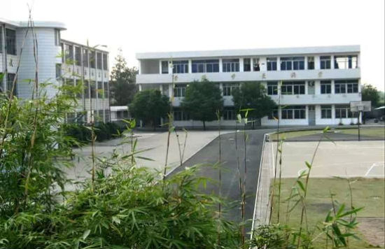 2006年9月原庄桥实验学校初中部并入庄桥中学.