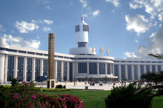 不坐游船游海河 枉来天津走一遭