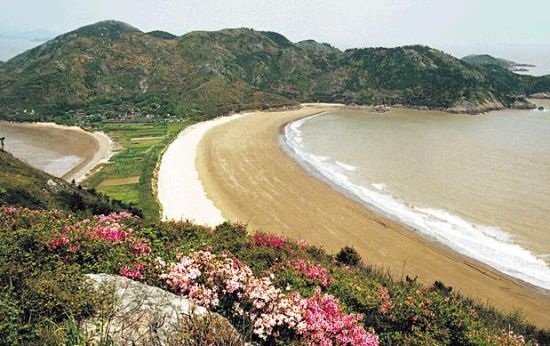 穿过人山人海 去松兰山感受山和大海