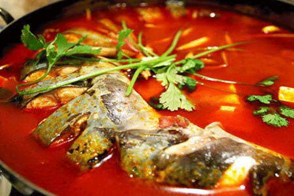 红酸汤制作成的酸汤鱼 来源:@大李小植