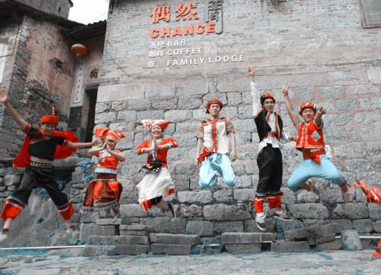 我们的青春不散场 广西少数民族特色毕业游_新浪旅游_新浪网