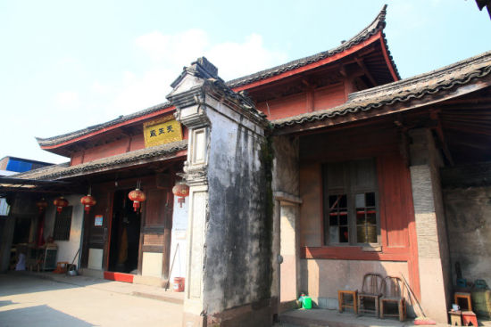 化子闸旁的化子庵,是宋理宗宝佑四年(1256年)吴潜建化子闸时创建,后